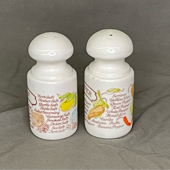 Vintage 1980 Avon Salt and Pepper Shakers - Picture 2 of 6